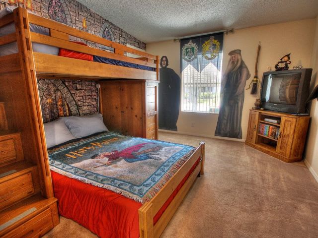 9 'Harry Potter'–Themed Homes You Need to See